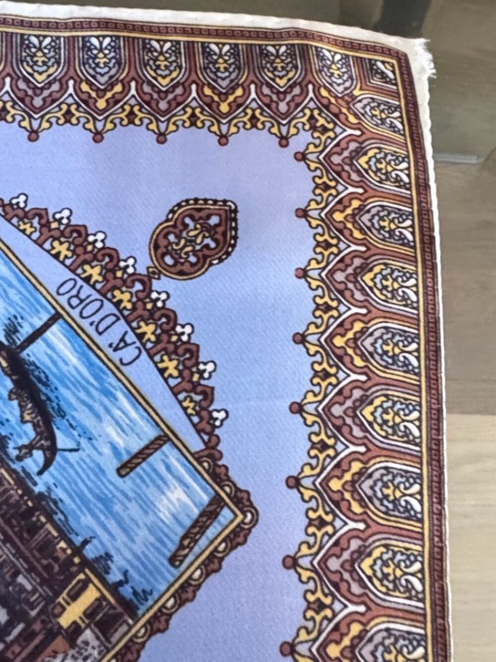 Vintage Italian Silk Scarf w/Landmarks of Venezia (Venice), Excellent Condition - Picture 4 of 5
